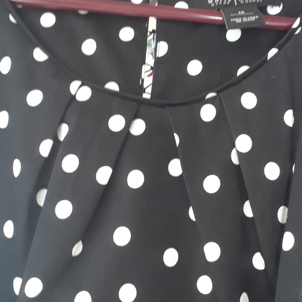 WHBM POLKA DOT TOP - Picture 3 of 8